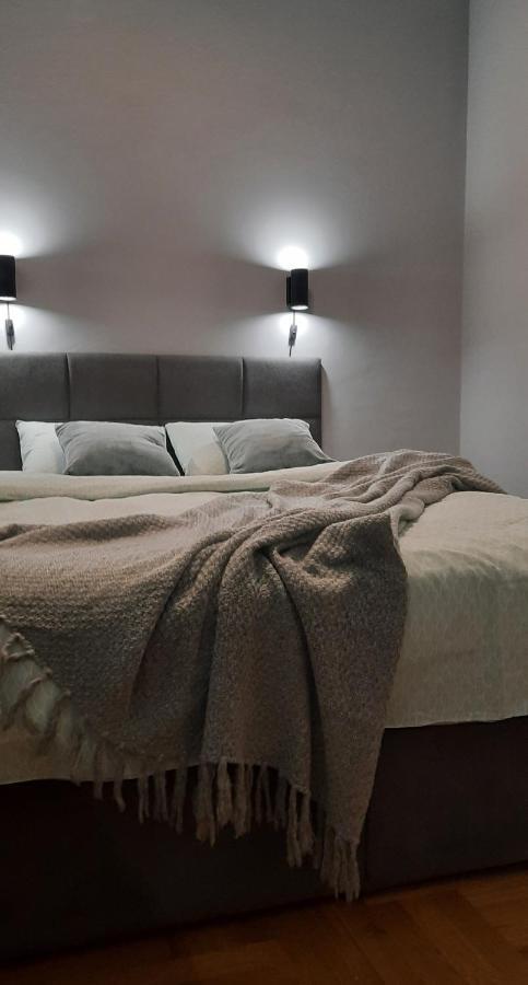 Nina Studio Apartment Bijeljina Kültér fotó