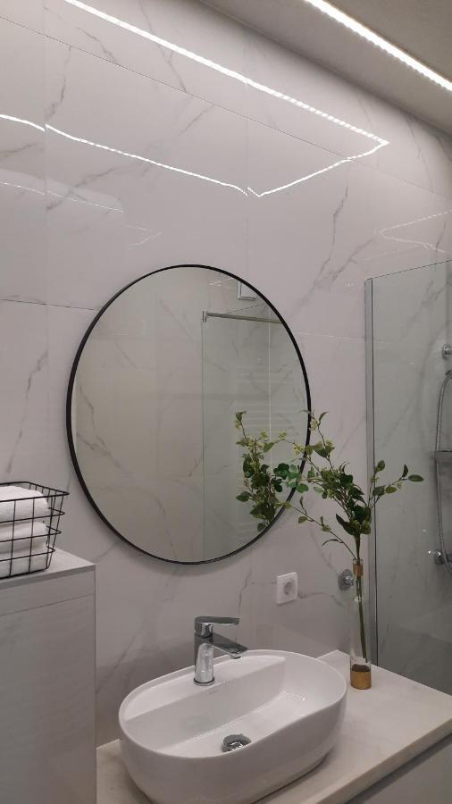 Nina Studio Apartment Bijeljina Kültér fotó