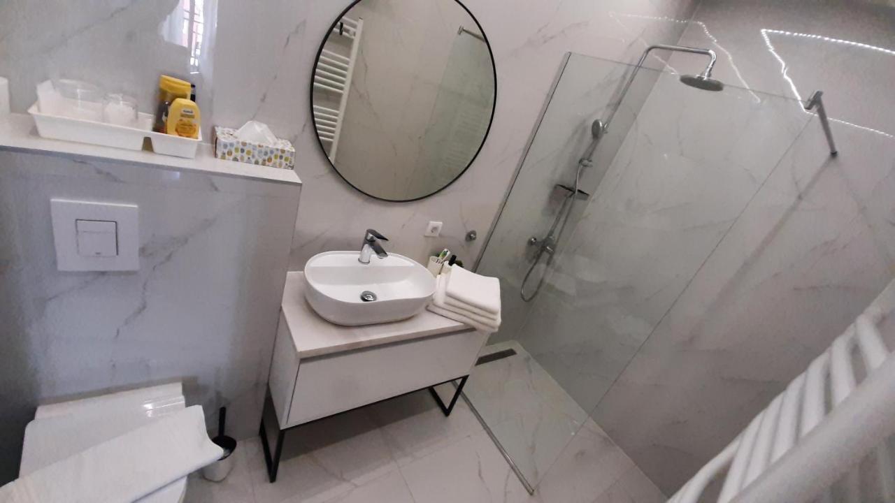 Nina Studio Apartment Bijeljina Kültér fotó