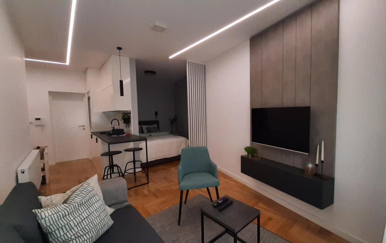 Nina Studio Apartment Bijeljina Kültér fotó